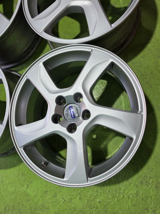 17 5x108 Volvo лети джанти 5х108 волво