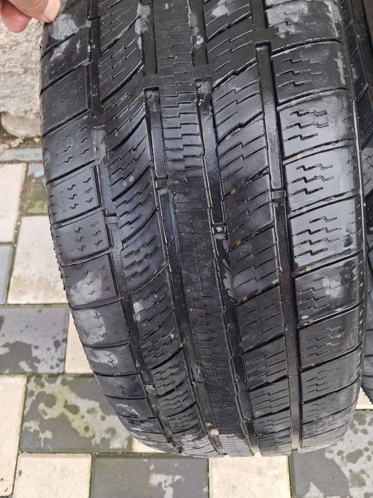 Vând două anvelope All Season M +S cu dimensiunile 205 /50 R17