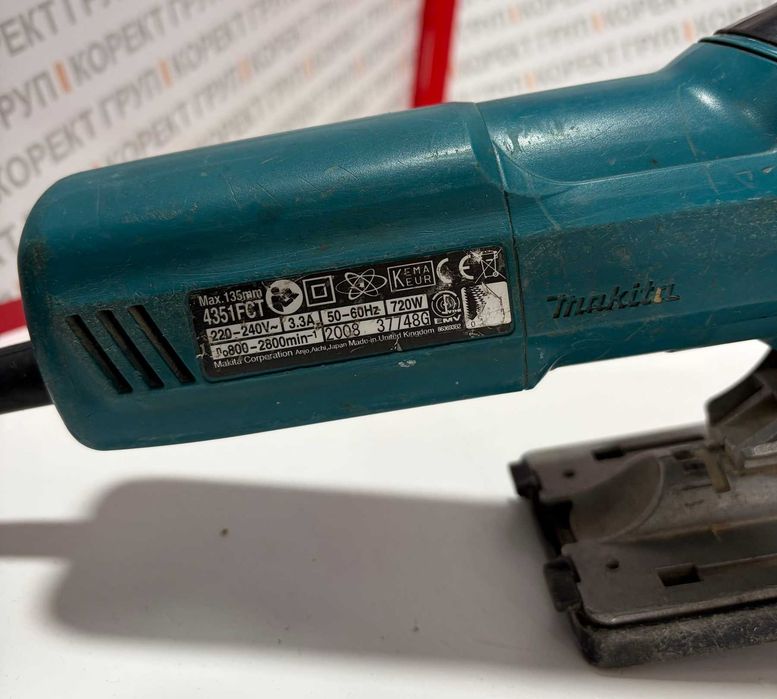 Електрически прободен трион с махално отклонение Makita 4351FCT
