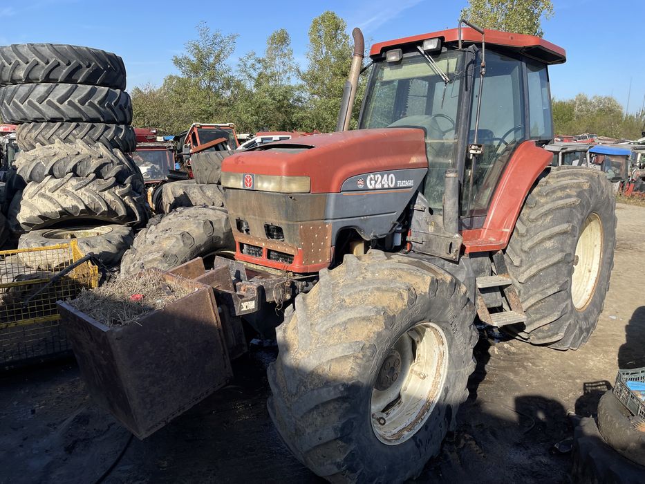 Dezmembrez New Holland G240
