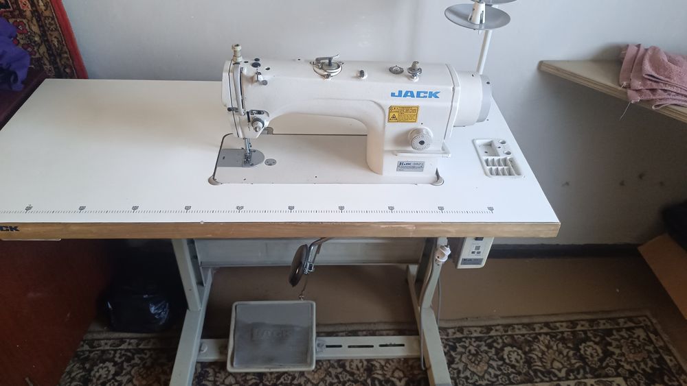 Промышленная швейная машинка