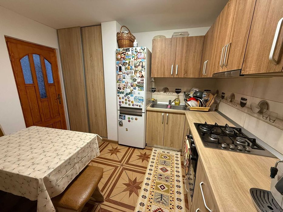 De vânzare casa + afacere activă (magazin alimentar) în Iojib, SM