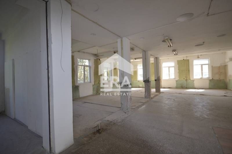 Продава се Офис в Хасково, Център - 566 кв.м за 415 €/кв.м - Снимка #8