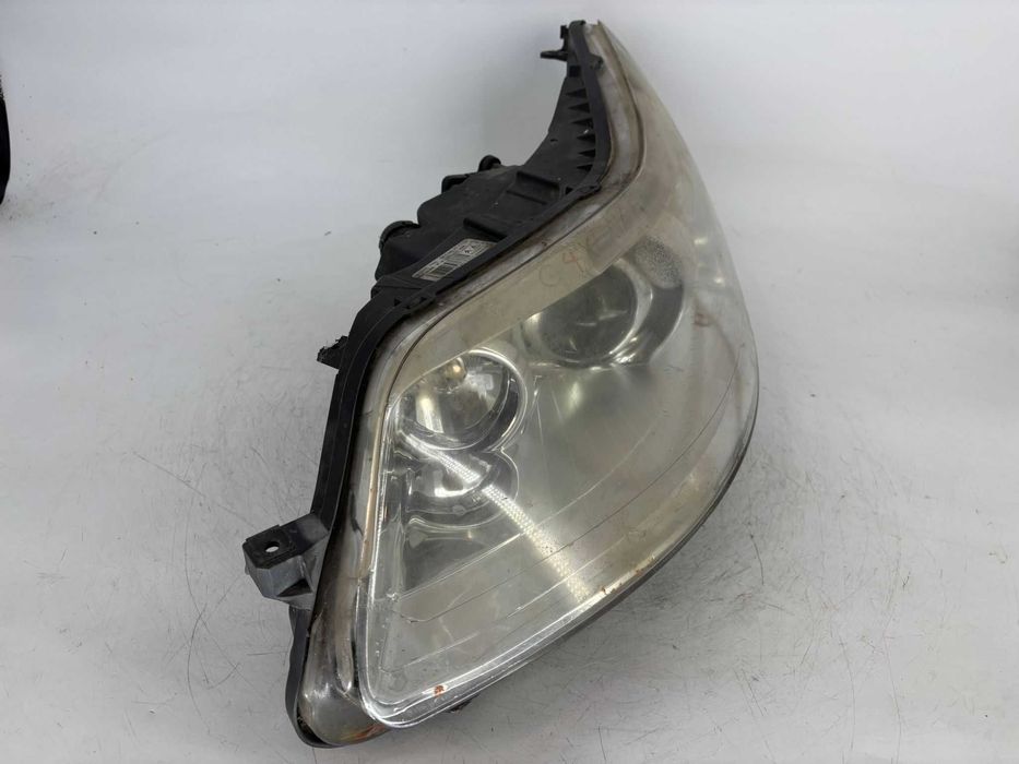 Far stanga cu xenon Citroen C4 an 2007