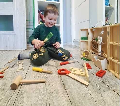 Детска дървена работилница тип куфар с инструменти 32в1