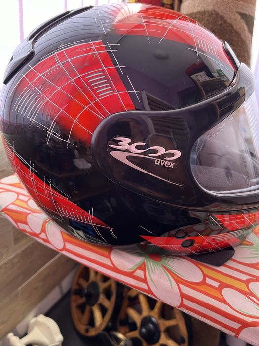 Продавам каска TAKACH ,пневм. ъглошлайф, моторна пръскачка джанти,