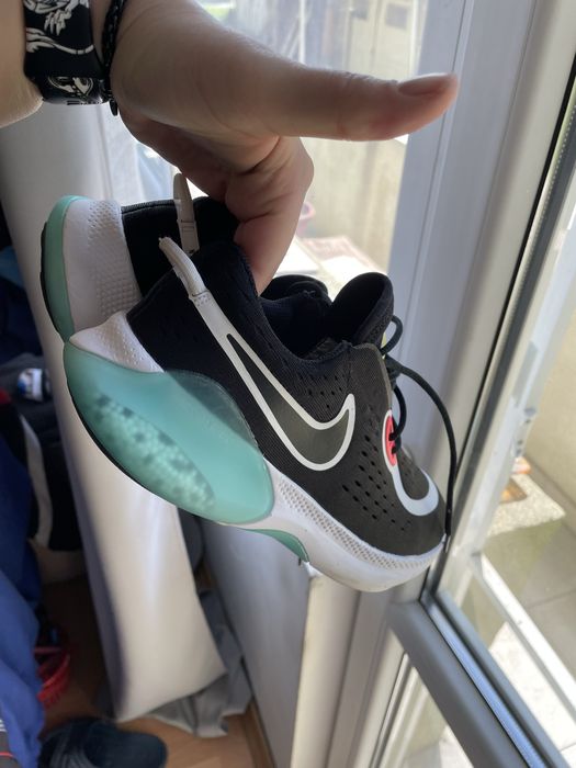 Nike маратонки joyride run