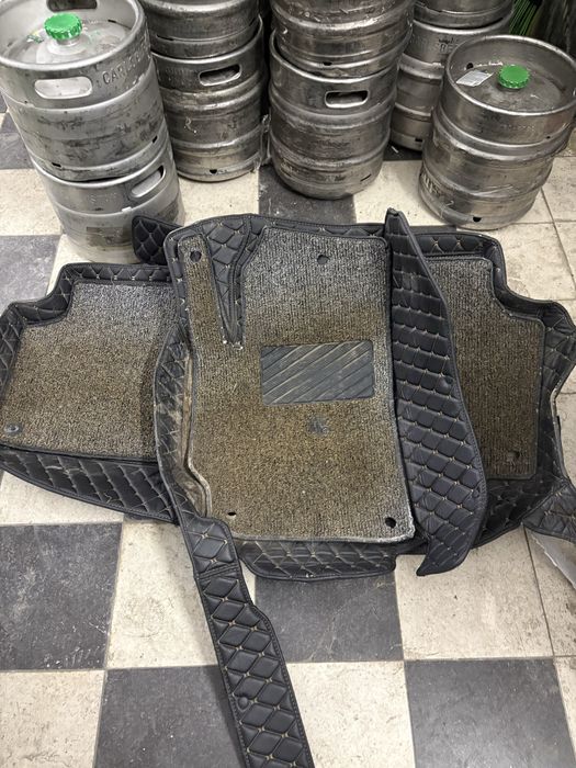 Коврик на камри 40 ,45 сост сред