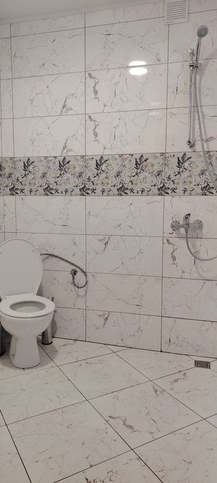 Дава се под наем Етаж от къща в с. Дуранкулак, Област Добрич - 120 кв.м за 51 € - Снимка #18