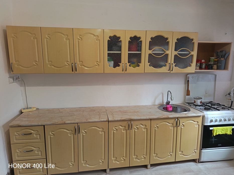 Срочно продаю кухонный гарнитур