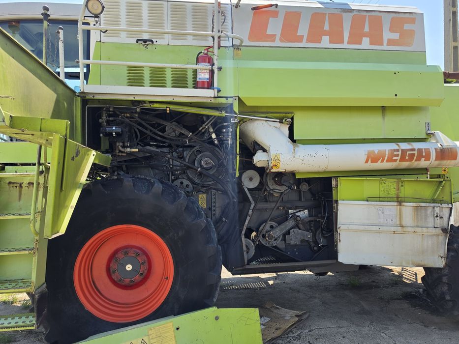 Combina claas dominator mega 204