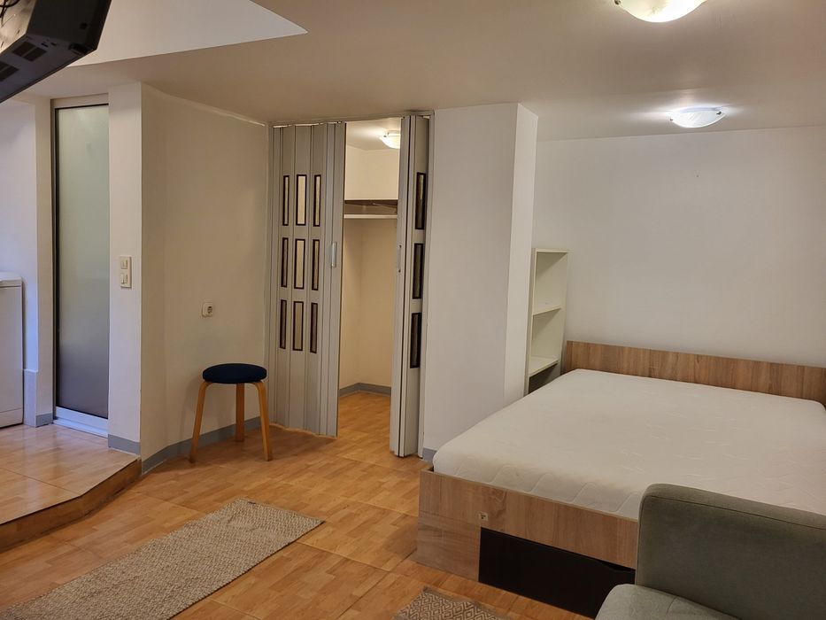 Inchiroere Garsoniera - demisol Vila
