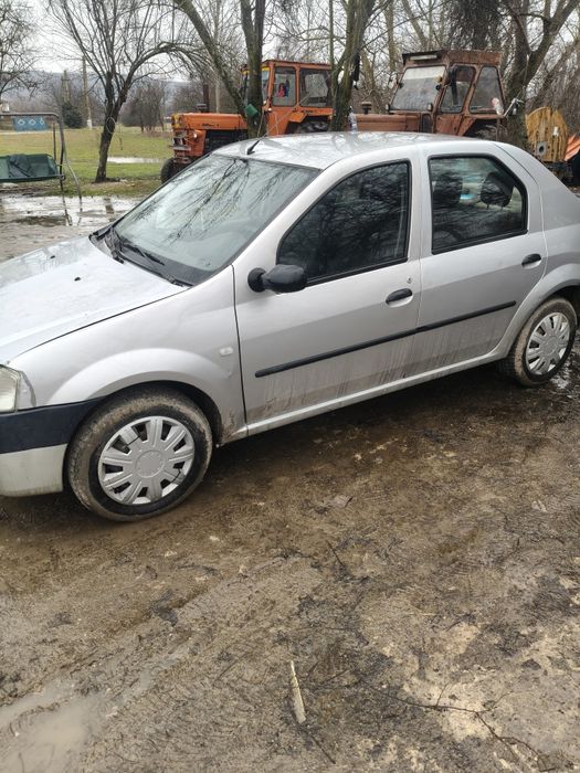 Vând Logan 1.4 benzina