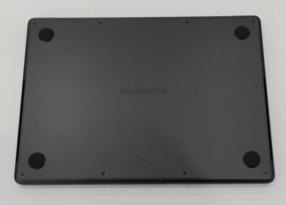 MacBook Pro 14 M5 24/1TB 7циклов/100%