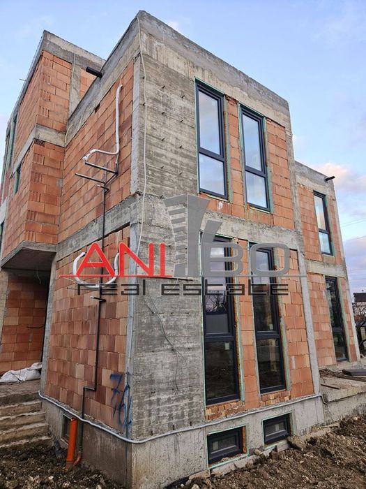 Продава се Къща в Варна, м-т Траката - 385 кв.м за 1306 €/кв.м - Снимка #1