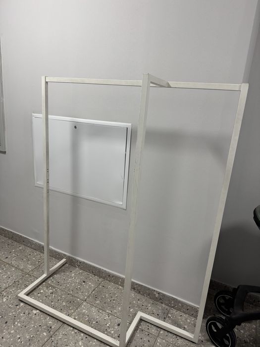 Продам вешалку металлическую