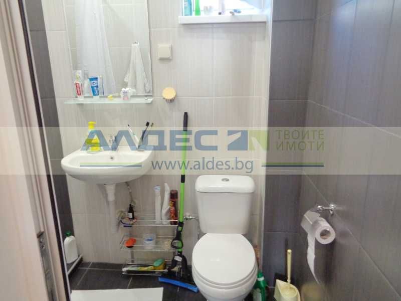 Дава се под наем Тристаен апартамент в София, Център - 100 кв.м за 918 € - Снимка #10