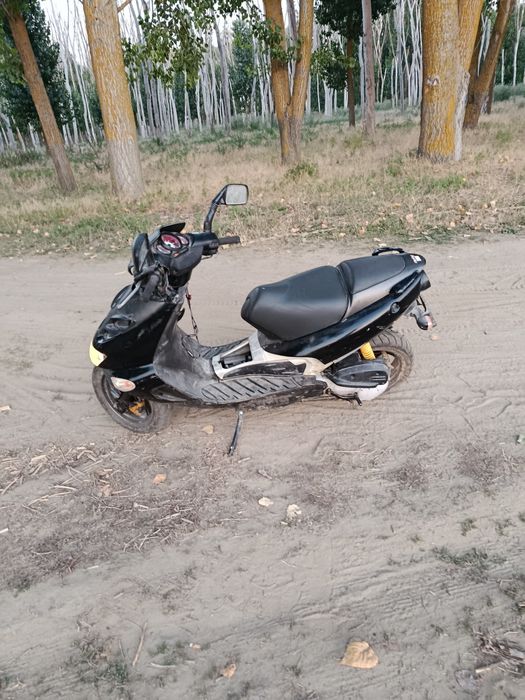 Vând scuter Aprilia SR 50