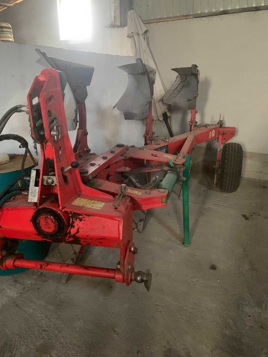 Plug reversibil Agro-Masz PO 3, 3 trupițe, stare foarte bună