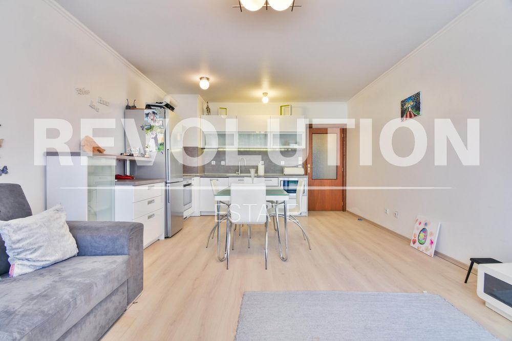 Дава се под наем Тристаен апартамент в София, Зона Б-5 - 90 кв.м за 997.05 € - Снимка #1