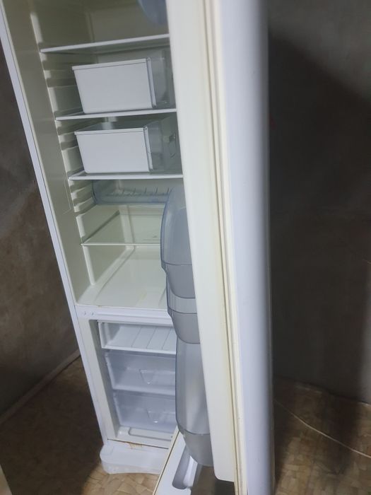 Продам холодильник  Indesit, в отличном состоянии..