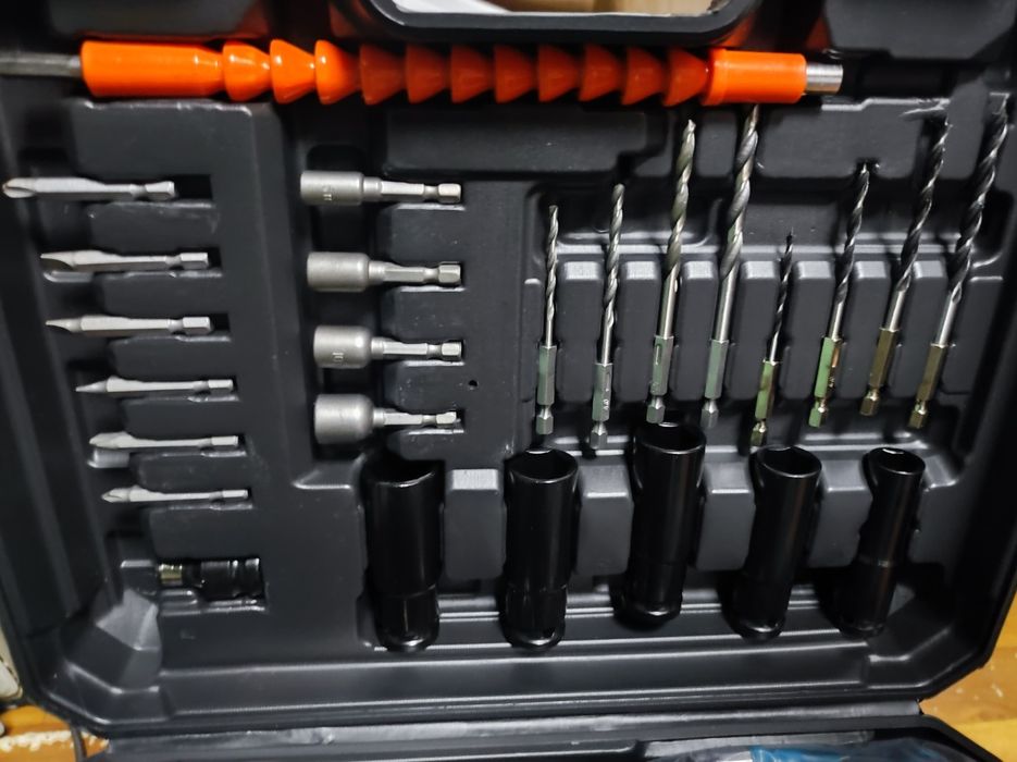 Гайковёрт.  Makita