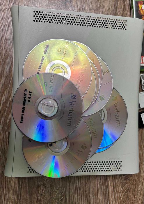 Xbox 360 – 120 GB + 2 контролера + игри