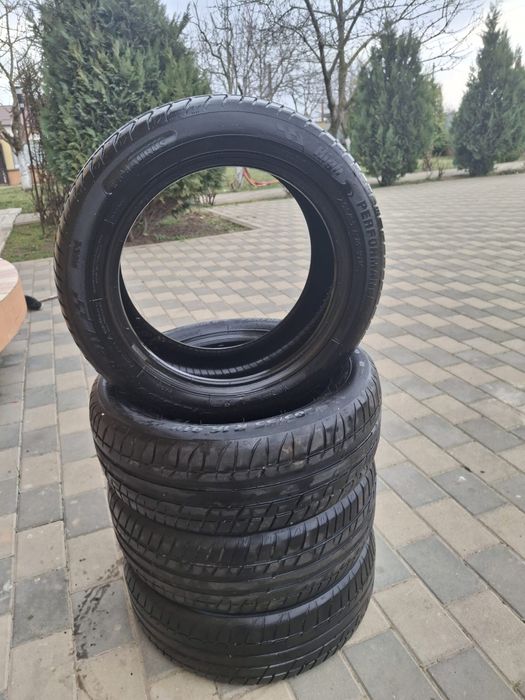 Vând anvelope 205 55 16