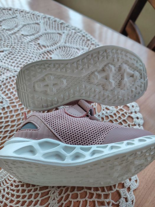 Нови маратонки 28размер