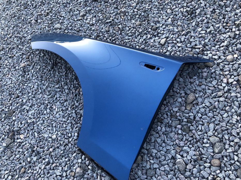 Aripa stanga fata BMW seria 1 E87 E88 E82 originala albastru