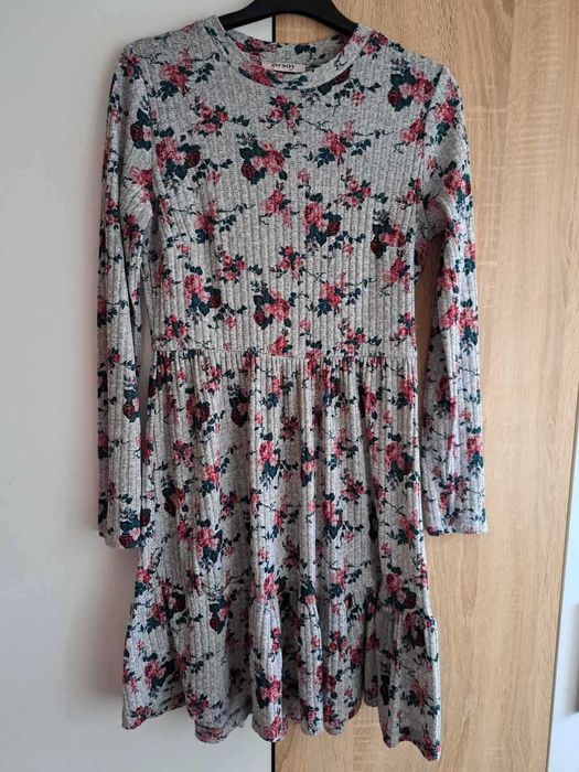 Мини рокля в сиво