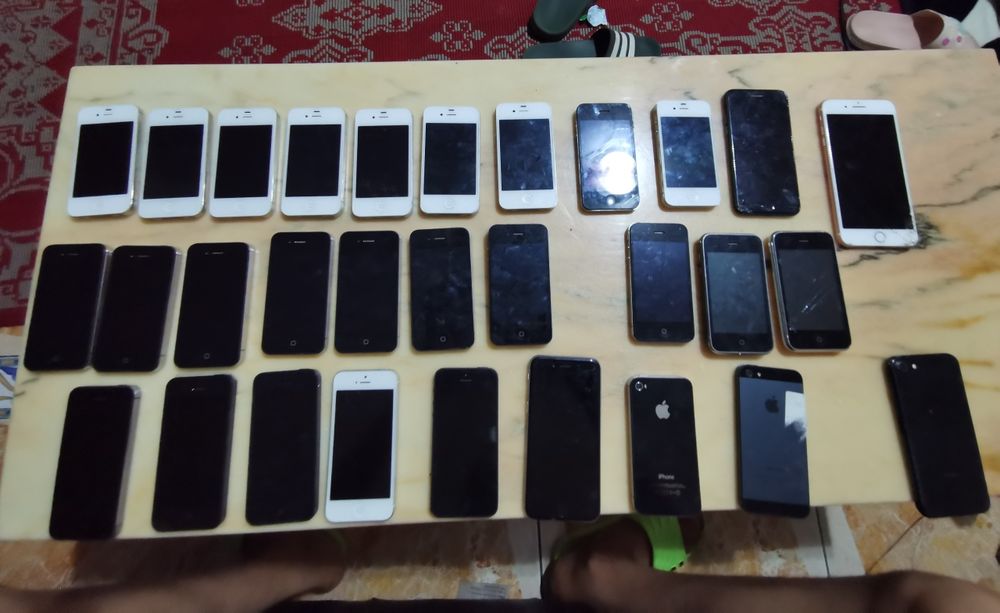 Vând iPhone noi nouțe