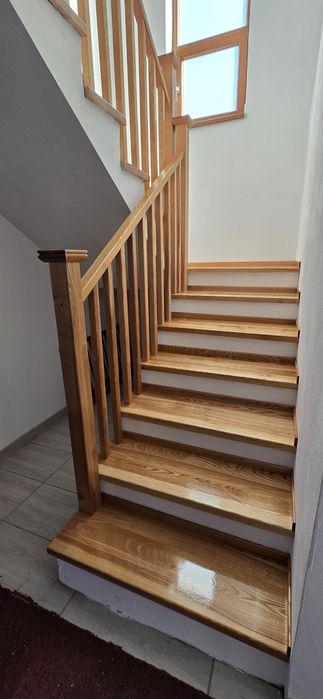 Scara Trepte Lemn Masiv Frasin sau Stejar