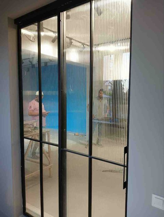 Раздвижные перегородки и двери в стиле лофт