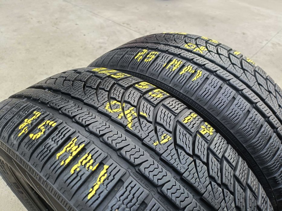 Doua anvelope iarna 225 55 17 nokian WR A4 profil de 7,5 mm