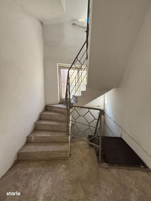 Spatiu comercial 464 mp, P+2+M, zona Fantasy Park