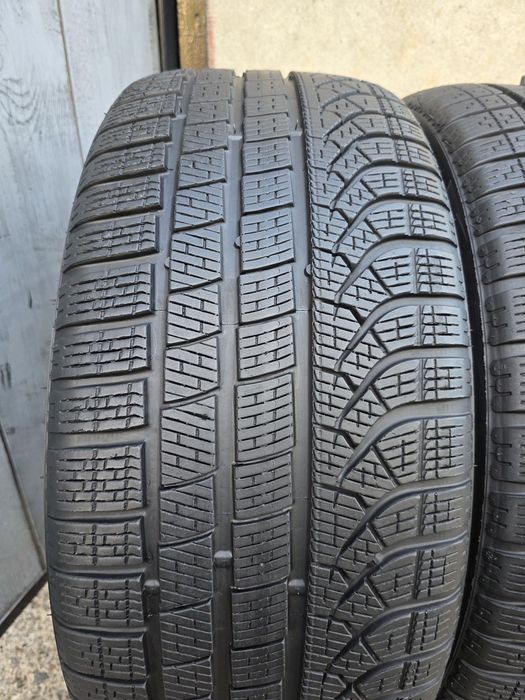 Vand patru anvelope de iarna pirelli 255 40 21/ 285 35 21 dot 3325⁸