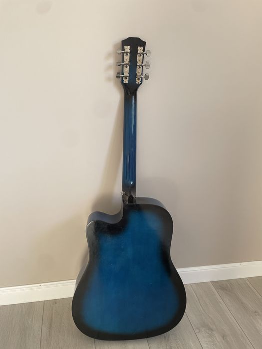 Акустическая гитара +чехол в подарок