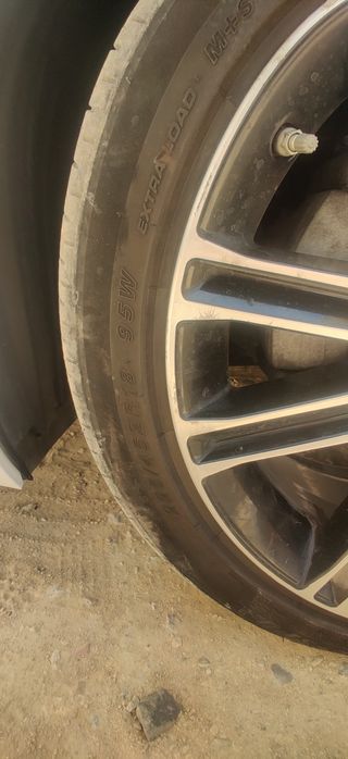 покрышки комплект 225/45/18
Фирма TOYO