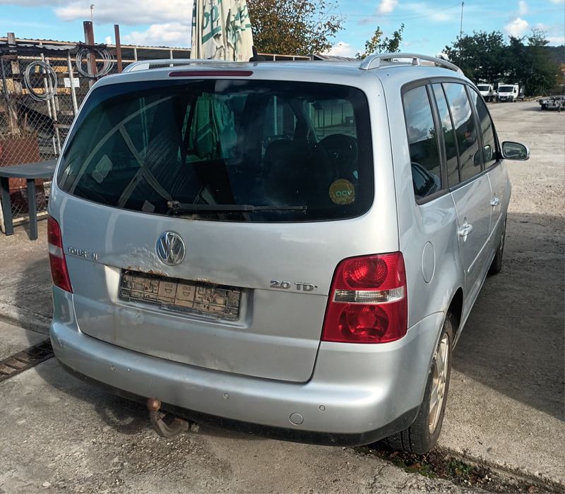 Dezmembrez volkswagen touran 2.0 tdi bkd