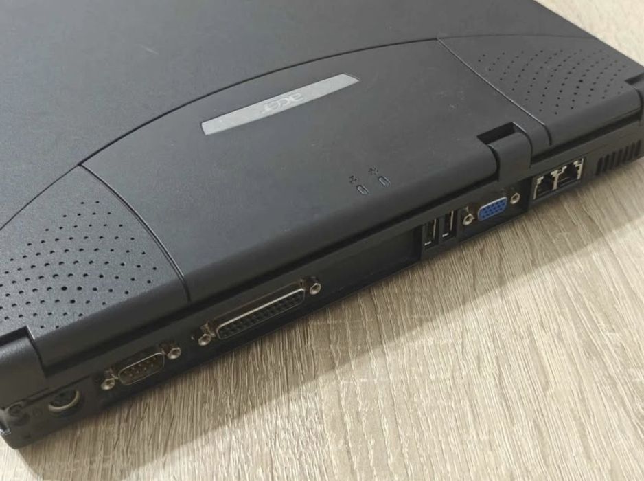 Laptop Acer travelmate retro