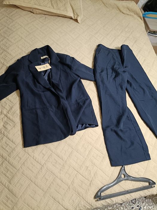 Продам Платье, костюм