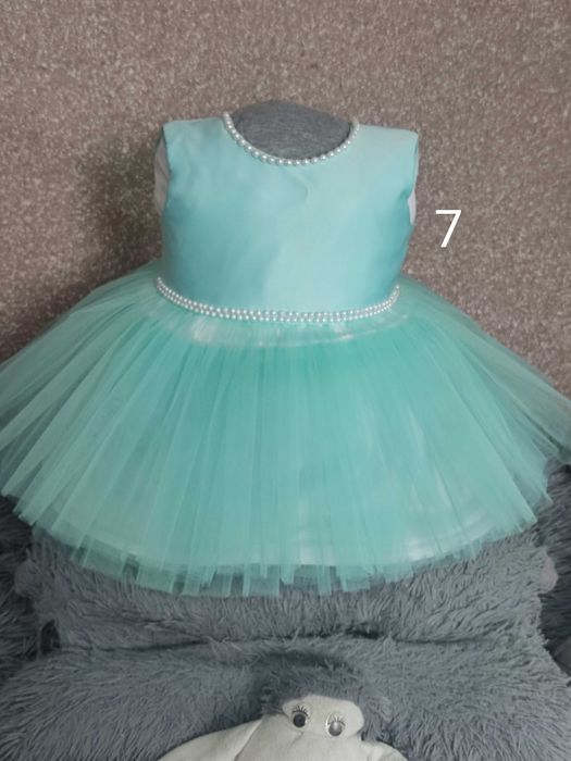 Продам платье для девочки 1-2 лет