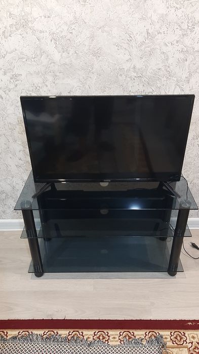 Телевизор с подставкой