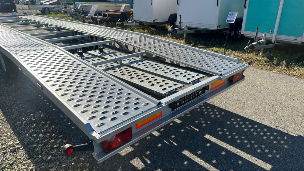 Platformă auto REPO 8,5 m – rampe și roată de rezervă incluse
