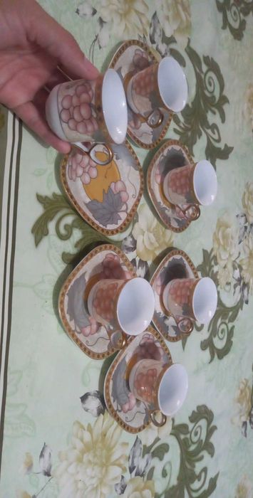 Xrustal 12talik komplekt va boshqa pasudala sotiladi