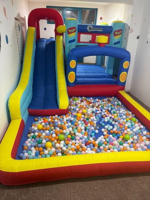 Topogan gonflabil – nou – capacitate 10–12 copii / 250 kg!