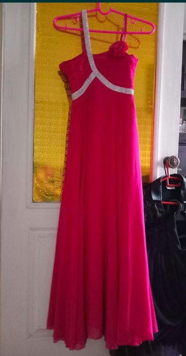 Нарядное платье 42 размера