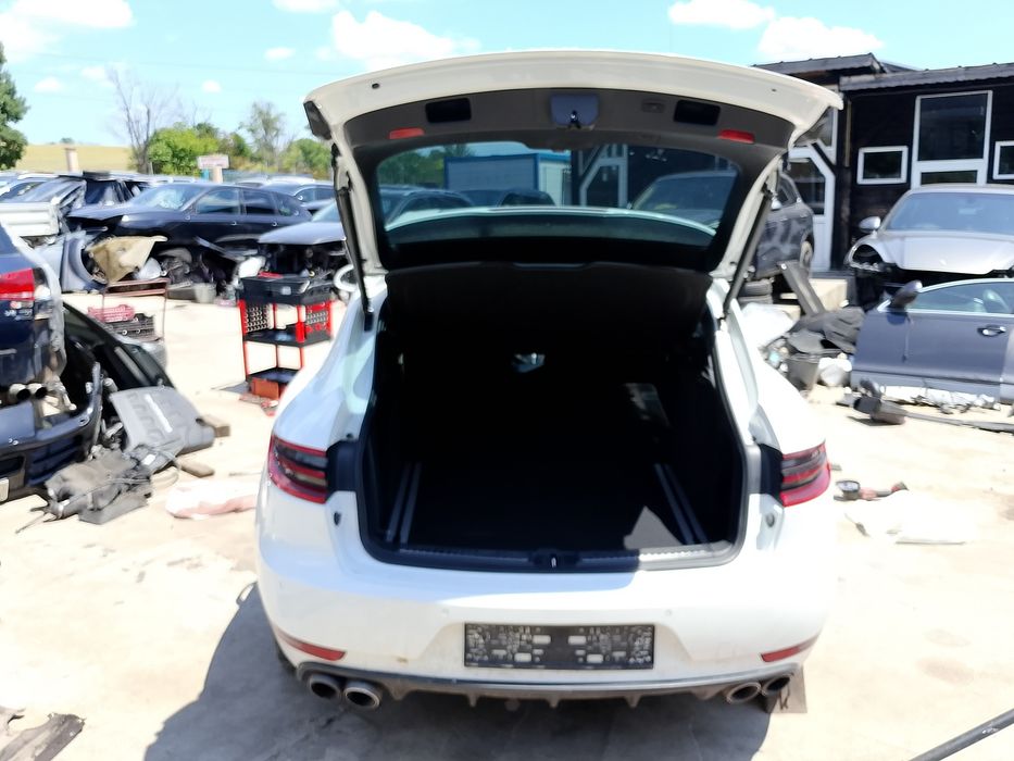 Porsche Macan 3.0 TDI V6 ,CTB 258 к.с.   автоматик  2014 г.
