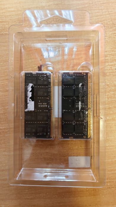 Vând 2 plăcuțe de memorie RAM pentru laptop
laptopul personal după upgrade la 64GB. 100% funcționale, 
au mers fără probleme în dual channel.